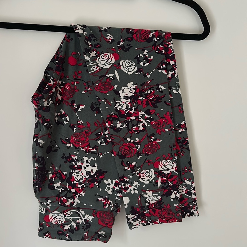 Lularoe Minnie Mouse leggings. OS
